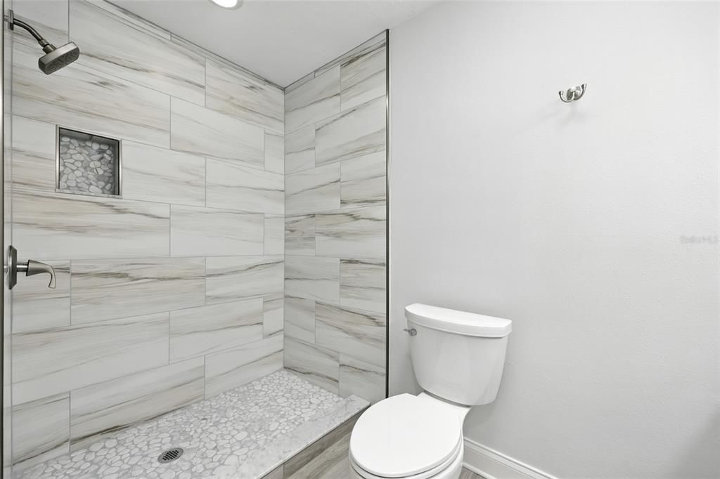 En Venta: $599,900 (2 camas, 2 baños, 1400 Pies cuadrados)