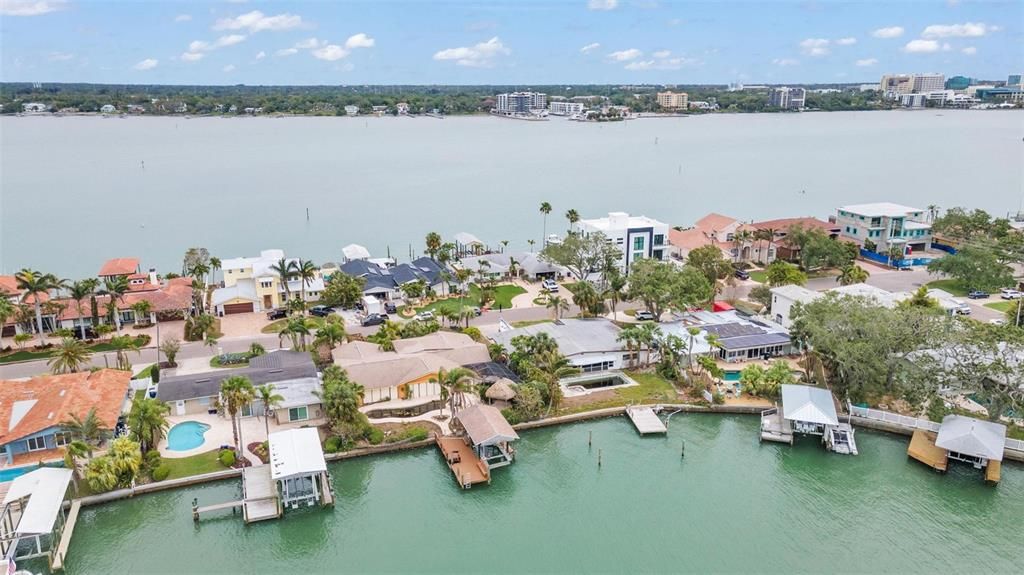 Active With Contract: $1,700,000 (3 beds, 2 baths, 2364 Square Feet)