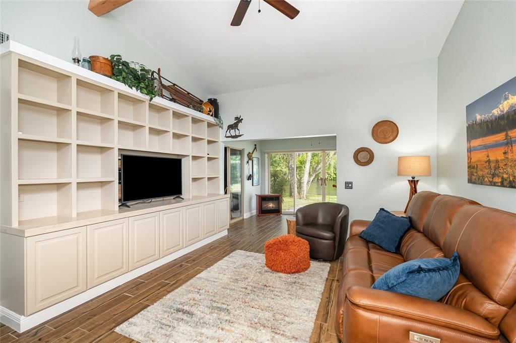 En Venta: $319,000 (3 camas, 2 baños, 1847 Pies cuadrados)