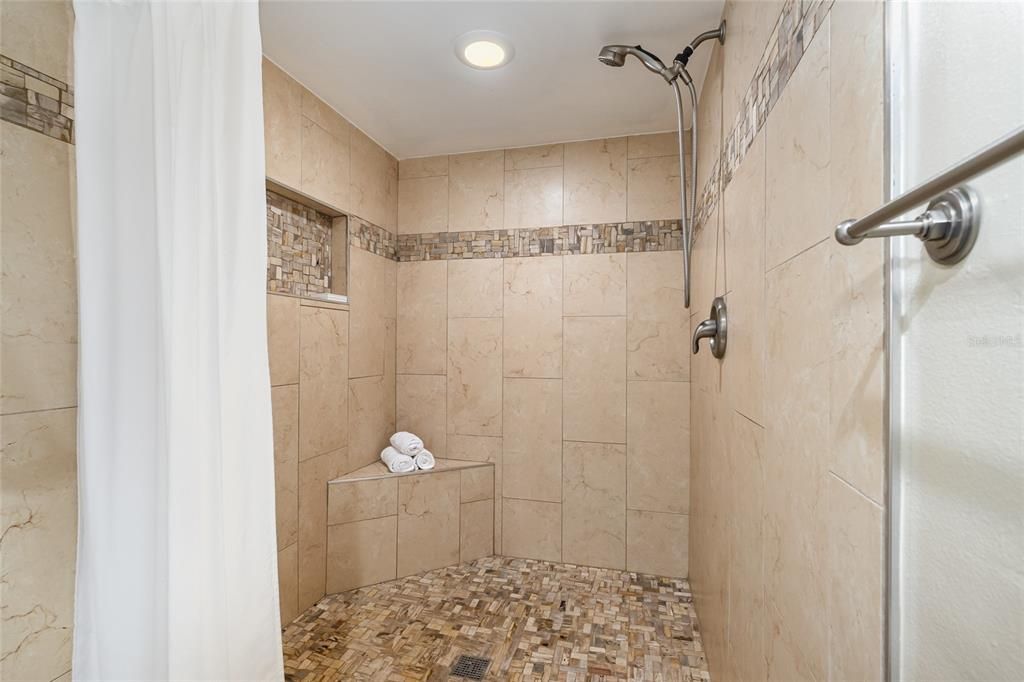 En Venta: $319,000 (3 camas, 2 baños, 1847 Pies cuadrados)