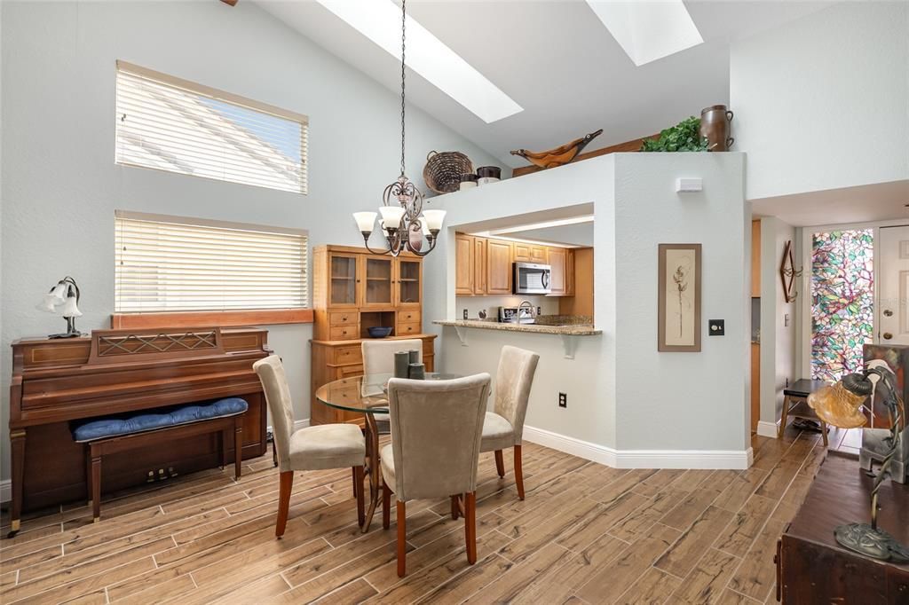 En Venta: $319,000 (3 camas, 2 baños, 1847 Pies cuadrados)