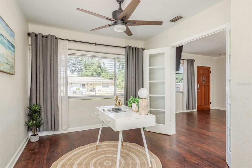 Под контрактом: $275,000 (3 спален, 2 ванн, 1035 Квадратных фут)