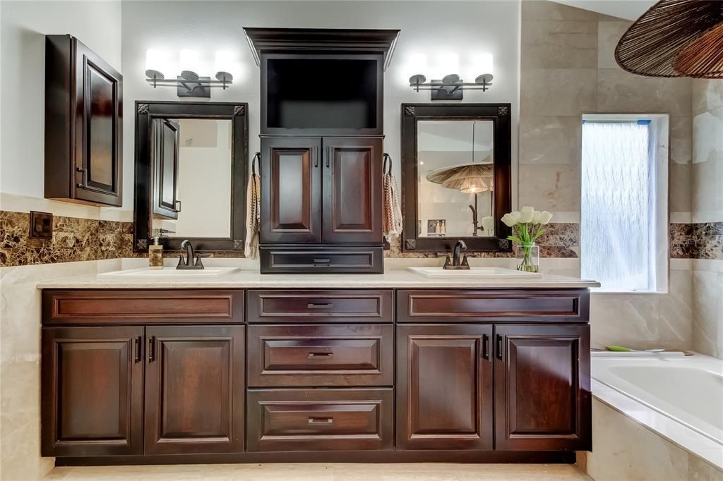 Active With Contract: $915,000 (4 beds, 3 baths, 2447 Square Feet)