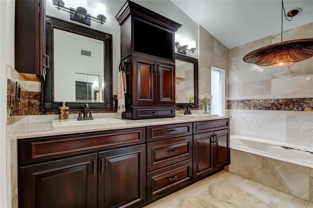 Active With Contract: $915,000 (4 beds, 3 baths, 2447 Square Feet)