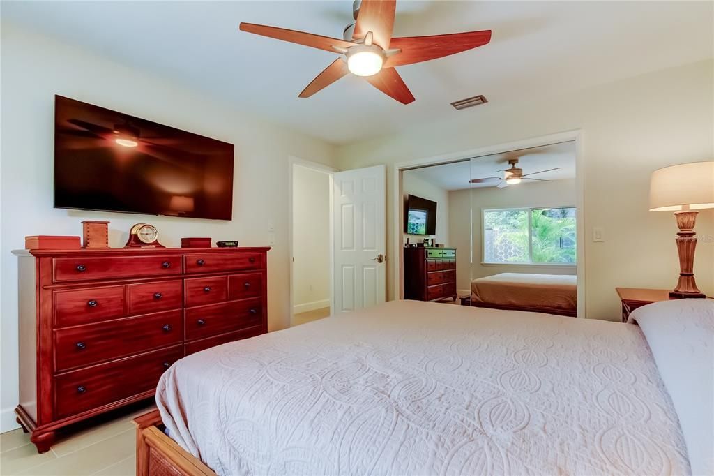 Active With Contract: $915,000 (4 beds, 3 baths, 2447 Square Feet)