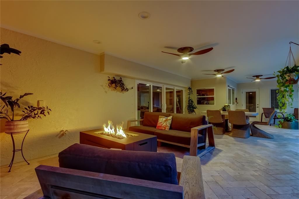 Active With Contract: $915,000 (4 beds, 3 baths, 2447 Square Feet)