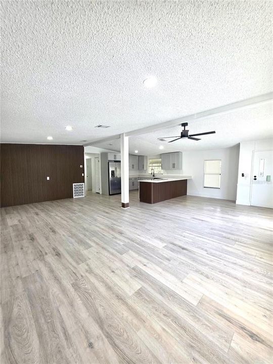 En Venta: $215,000 (2 camas, 2 baños, 1352 Pies cuadrados)