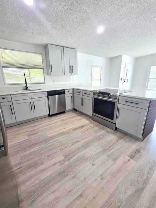 En Venta: $215,000 (2 camas, 2 baños, 1352 Pies cuadrados)