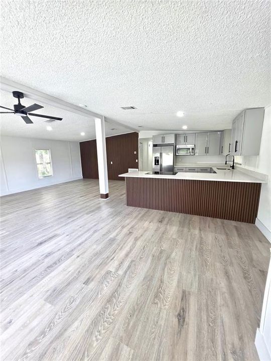 En Venta: $215,000 (2 camas, 2 baños, 1352 Pies cuadrados)