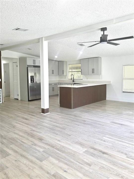 En Venta: $215,000 (2 camas, 2 baños, 1352 Pies cuadrados)