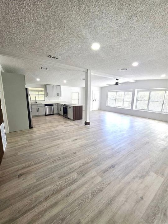 En Venta: $215,000 (2 camas, 2 baños, 1352 Pies cuadrados)