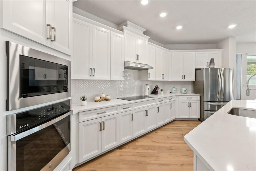 出租: $4,250 (4 贝兹, 3 浴室, 2456 平方英尺)