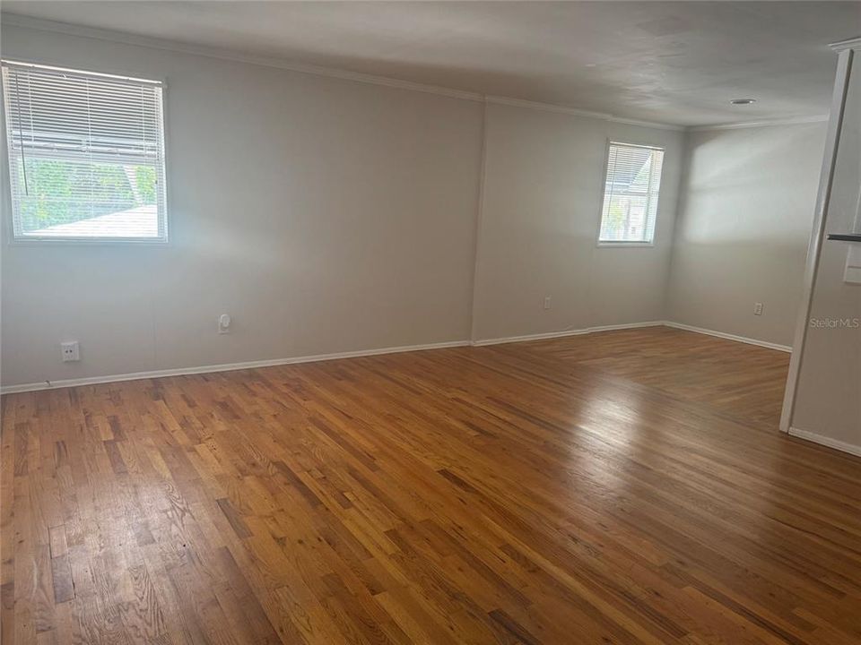 Под контрактом: $1,650 (2 спален, 1 ванн, 950 Квадратных фут)