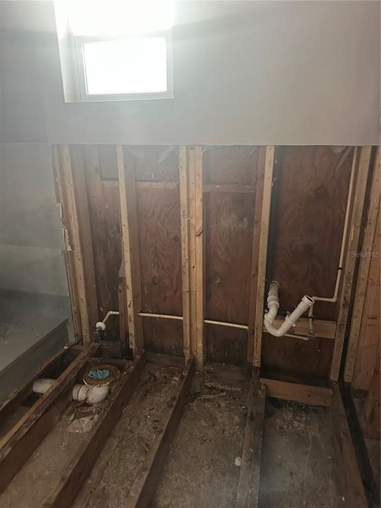 Active With Contract: $299,000 (3 beds, 2 baths, 1507 Square Feet)