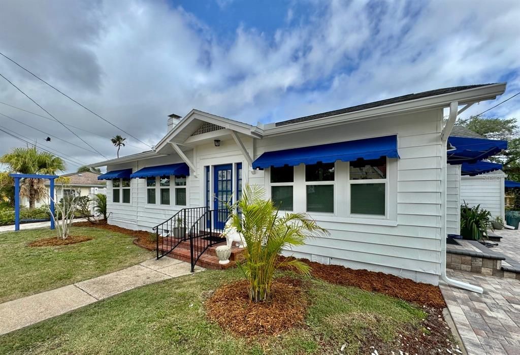 Active With Contract: $299,000 (3 beds, 2 baths, 1507 Square Feet)