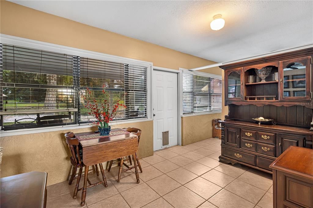 待售: $269,000 (2 贝兹, 2 浴室, 1758 平方英尺)