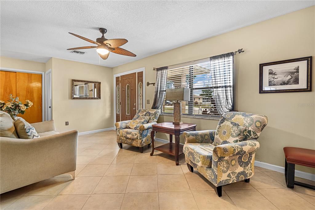 待售: $269,000 (2 贝兹, 2 浴室, 1758 平方英尺)