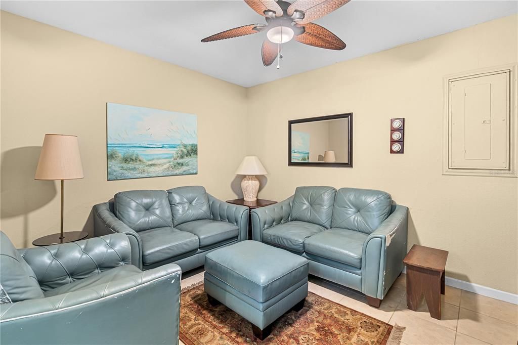 待售: $269,000 (2 贝兹, 2 浴室, 1758 平方英尺)