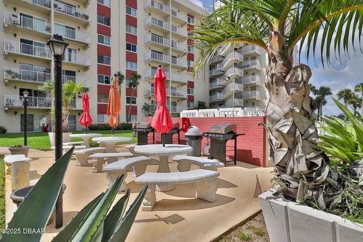 待售: $189,000 (2 贝兹, 2 浴室, 1030 平方英尺)