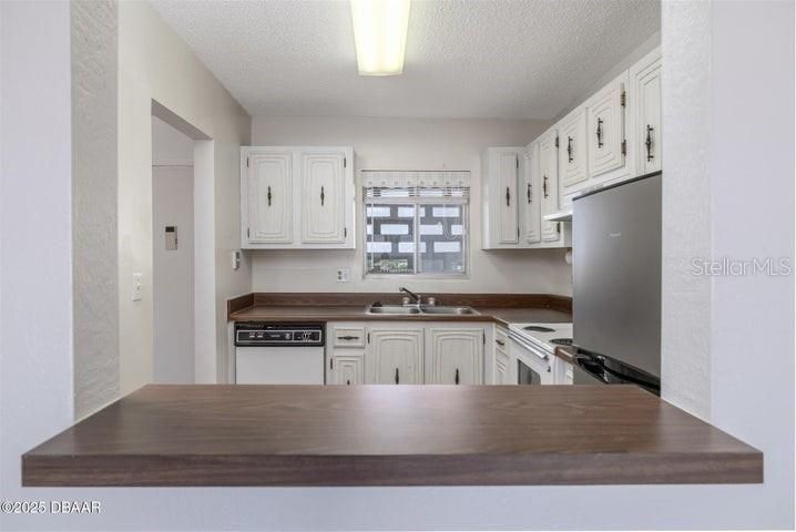 待售: $189,000 (2 贝兹, 2 浴室, 1030 平方英尺)