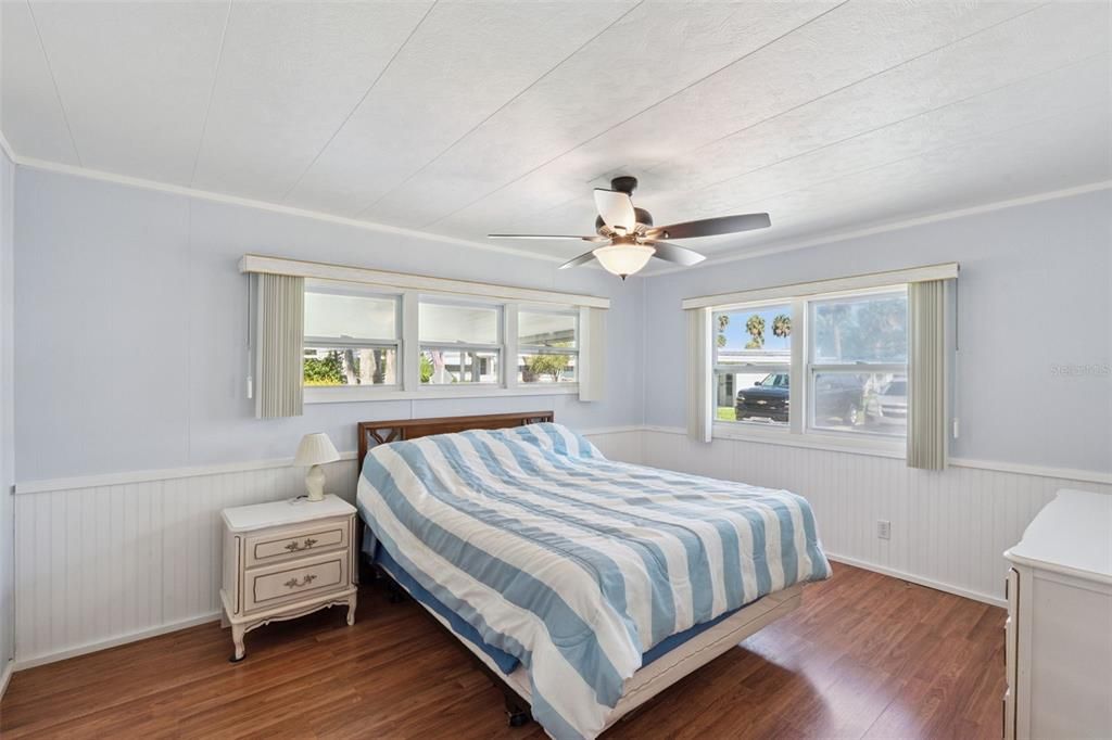 待售: $164,900 (2 贝兹, 2 浴室, 1104 平方英尺)