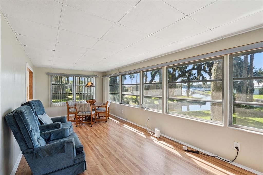 待售: $164,900 (2 贝兹, 2 浴室, 1104 平方英尺)