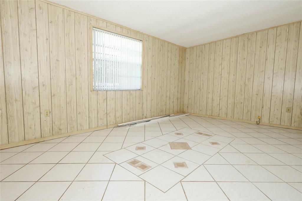 Active With Contract: $290,000 (3 beds, 2 baths, 1618 Square Feet)