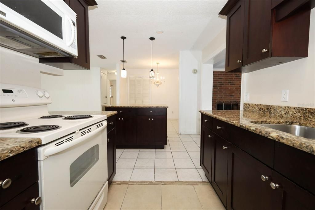 Active With Contract: $290,000 (3 beds, 2 baths, 1618 Square Feet)