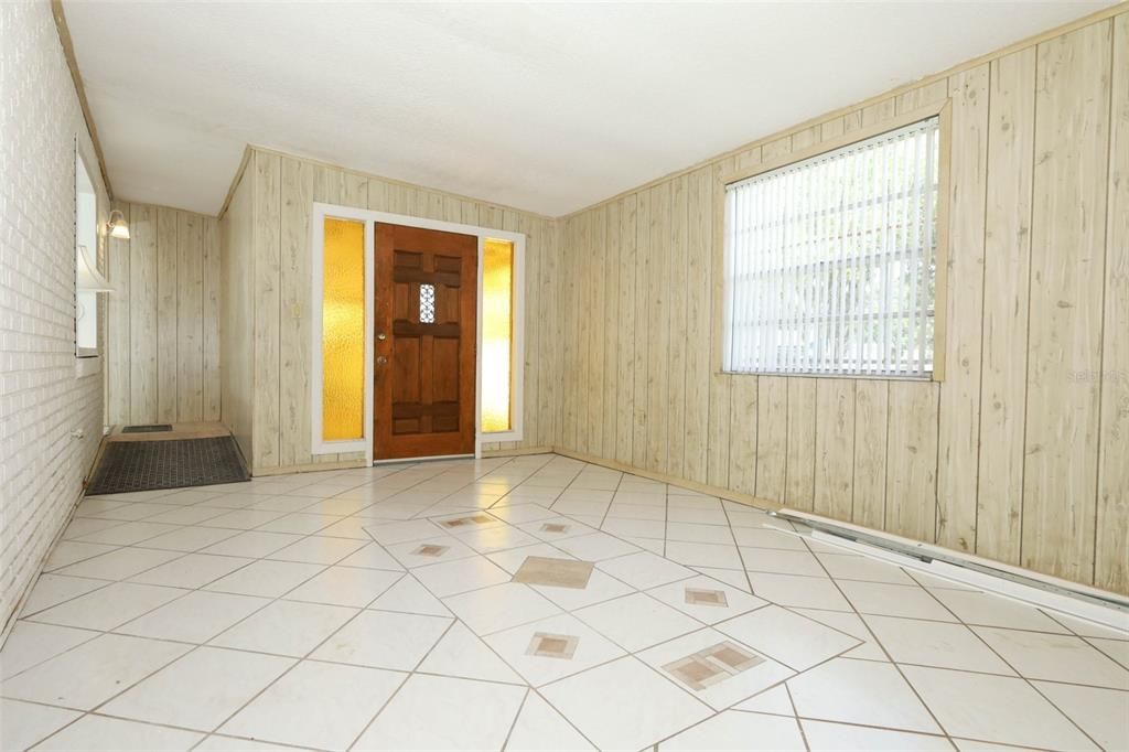 Active With Contract: $290,000 (3 beds, 2 baths, 1618 Square Feet)