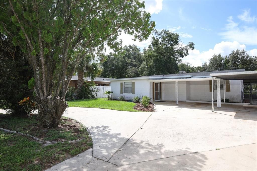 Active With Contract: $290,000 (3 beds, 2 baths, 1618 Square Feet)