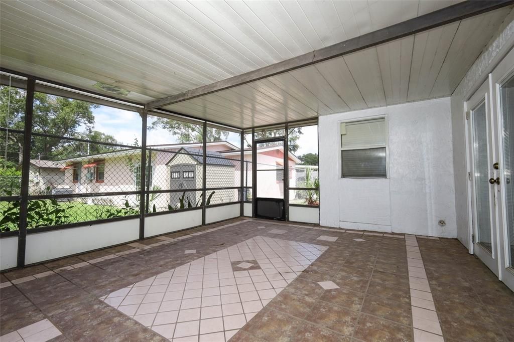 Active With Contract: $290,000 (3 beds, 2 baths, 1618 Square Feet)