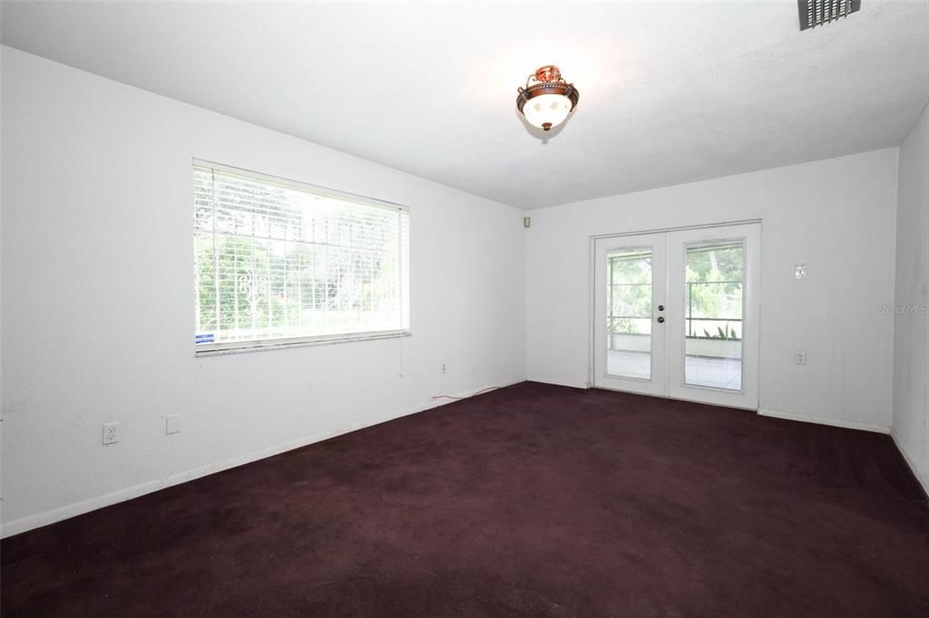 Active With Contract: $290,000 (3 beds, 2 baths, 1618 Square Feet)