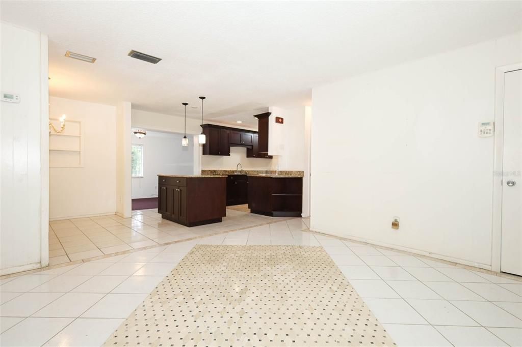 Active With Contract: $290,000 (3 beds, 2 baths, 1618 Square Feet)