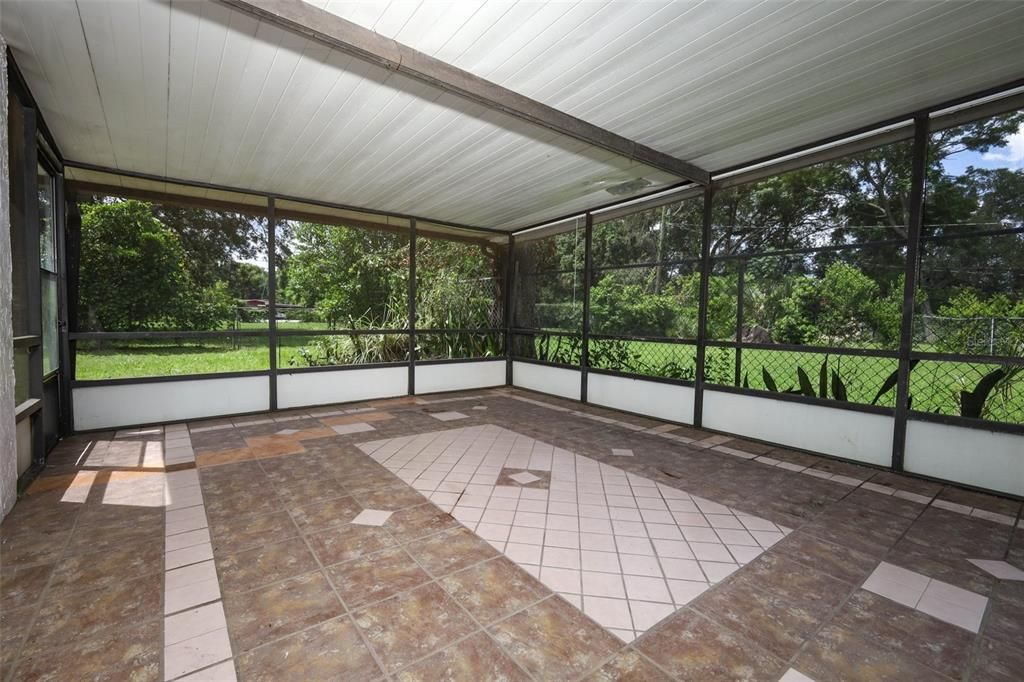 Active With Contract: $290,000 (3 beds, 2 baths, 1618 Square Feet)