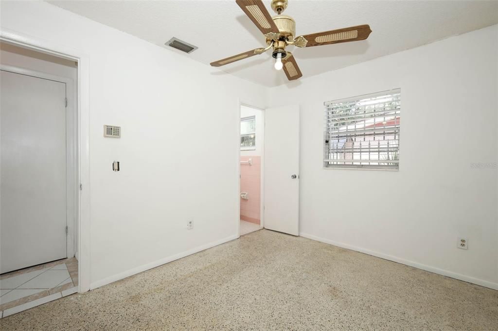 Active With Contract: $290,000 (3 beds, 2 baths, 1618 Square Feet)