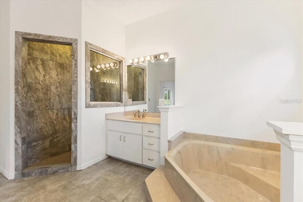 For Sale: $1,775,000 (3 beds, 3 baths, 3135 Square Feet)