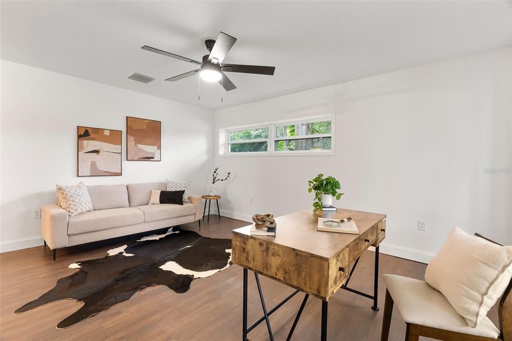 Под контрактом: $570,000 (3 спален, 2 ванн, 2766 Квадратных фут)