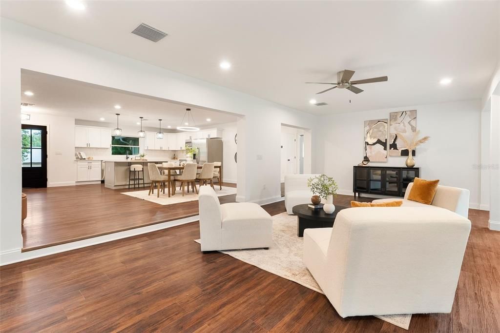 Под контрактом: $570,000 (3 спален, 2 ванн, 2766 Квадратных фут)