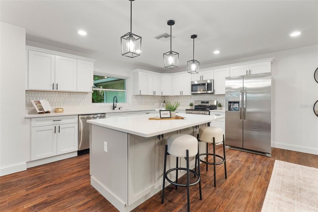 Под контрактом: $570,000 (3 спален, 2 ванн, 2766 Квадратных фут)