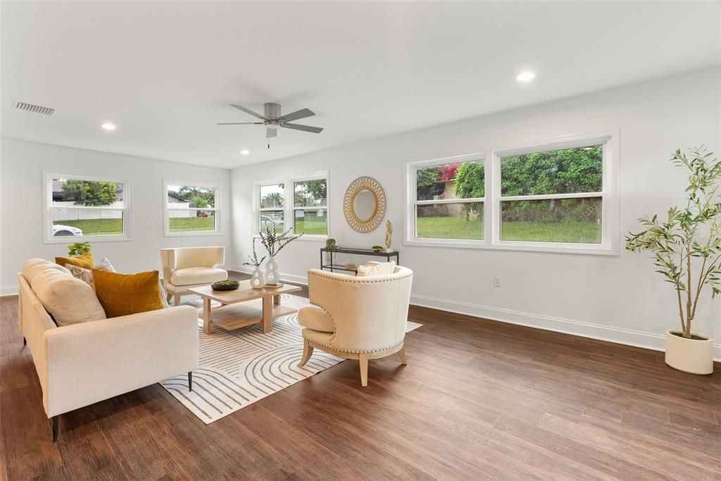 Под контрактом: $570,000 (3 спален, 2 ванн, 2766 Квадратных фут)