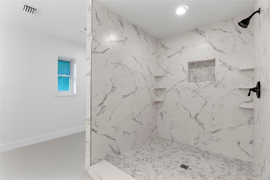 Под контрактом: $570,000 (3 спален, 2 ванн, 2766 Квадратных фут)