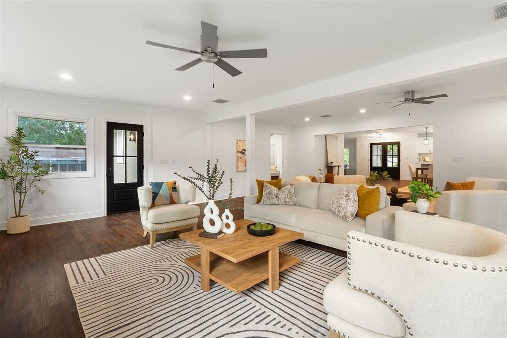 Под контрактом: $570,000 (3 спален, 2 ванн, 2766 Квадратных фут)