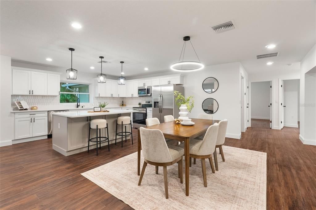 Под контрактом: $570,000 (3 спален, 2 ванн, 2766 Квадратных фут)