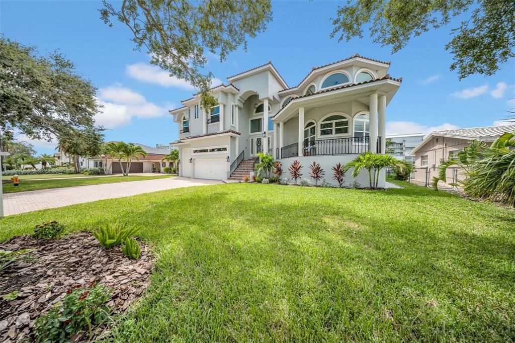 En Venta: $3,899,999 (5 camas, 4 baños, 5798 Pies cuadrados)