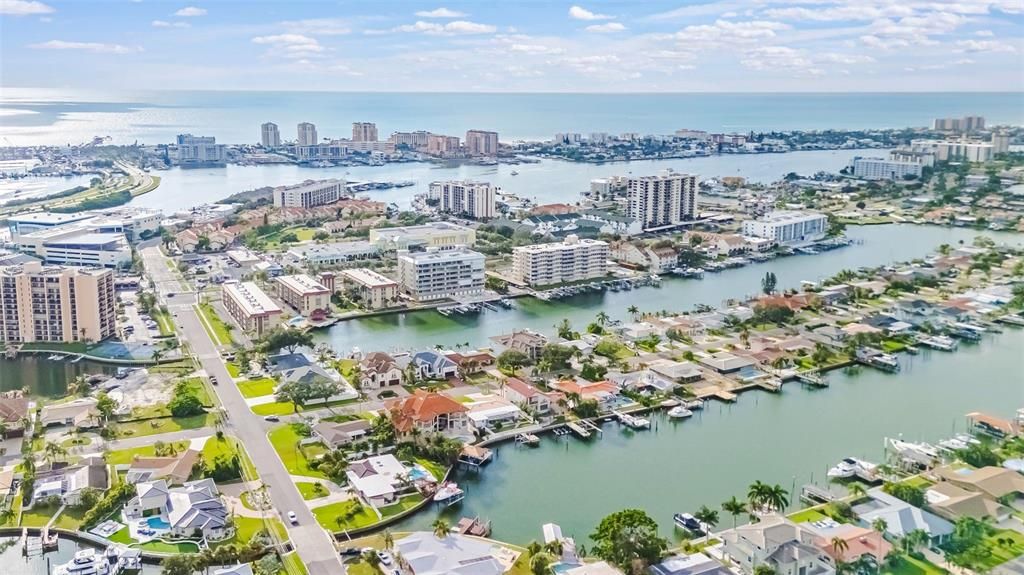 En Venta: $3,899,999 (5 camas, 4 baños, 5798 Pies cuadrados)