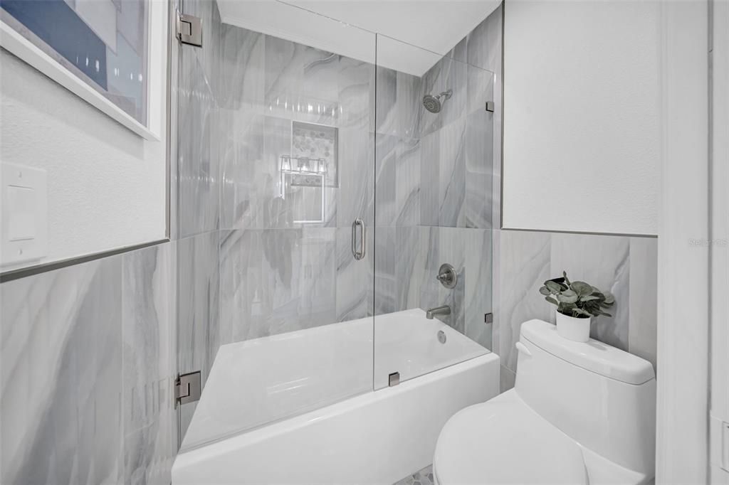 En Venta: $3,899,999 (5 camas, 4 baños, 5798 Pies cuadrados)