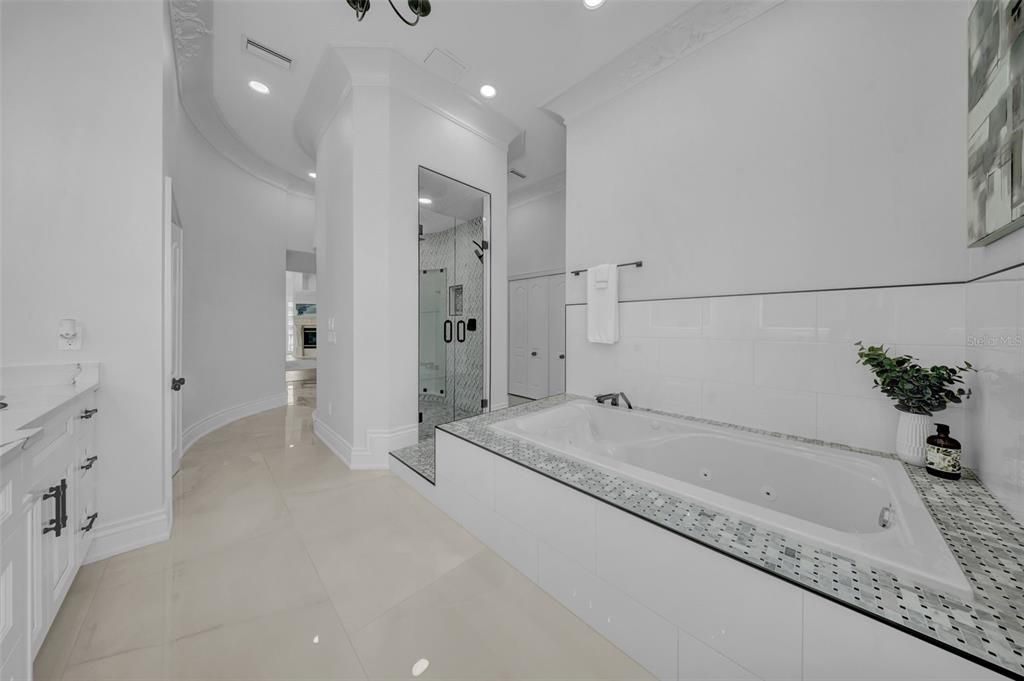 En Venta: $3,899,999 (5 camas, 4 baños, 5798 Pies cuadrados)