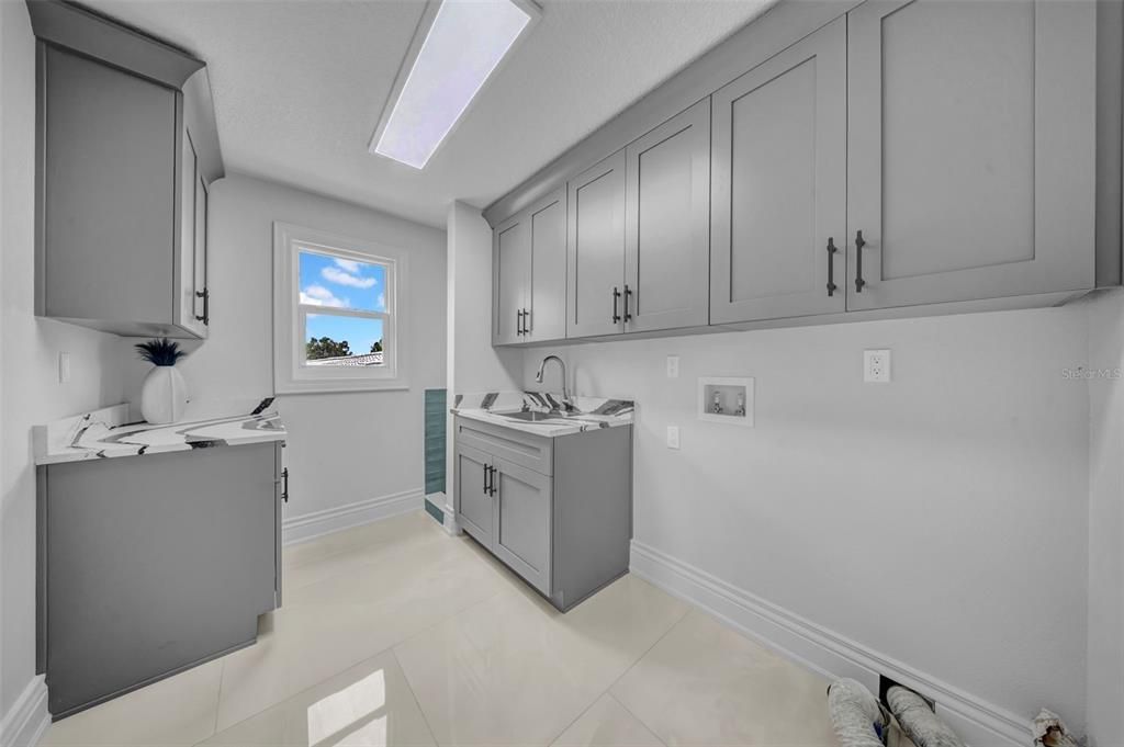 En Venta: $3,899,999 (5 camas, 4 baños, 5798 Pies cuadrados)