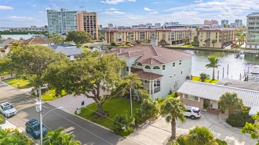 En Venta: $3,899,999 (5 camas, 4 baños, 5798 Pies cuadrados)