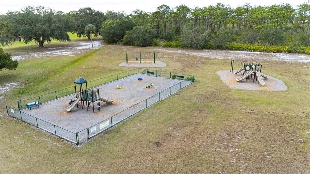 待售: $9,900 (0.50 acres)